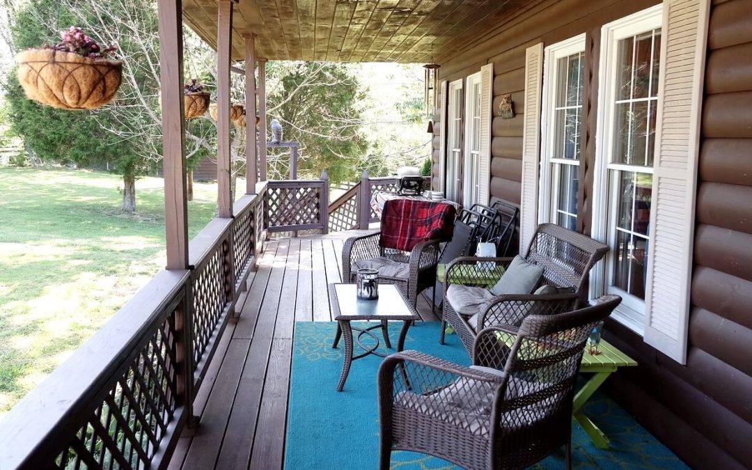 8 Tips for Cleaning the Deck: Revive Your Outdoor Living Spaces